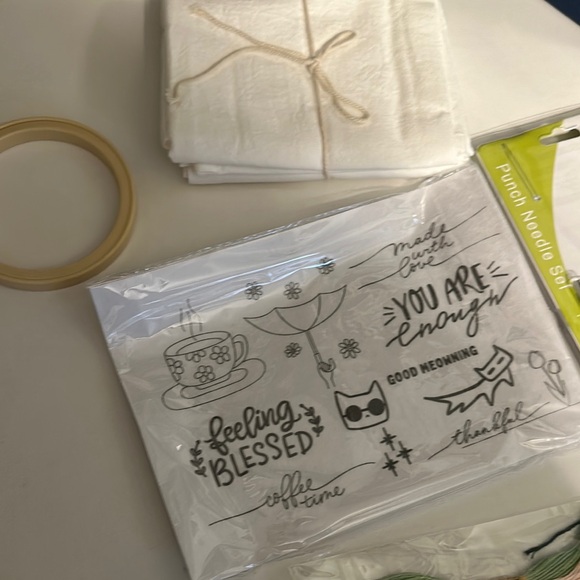 Sustainable Towel Embroidery Kit - Cream - Picture 8 of 8